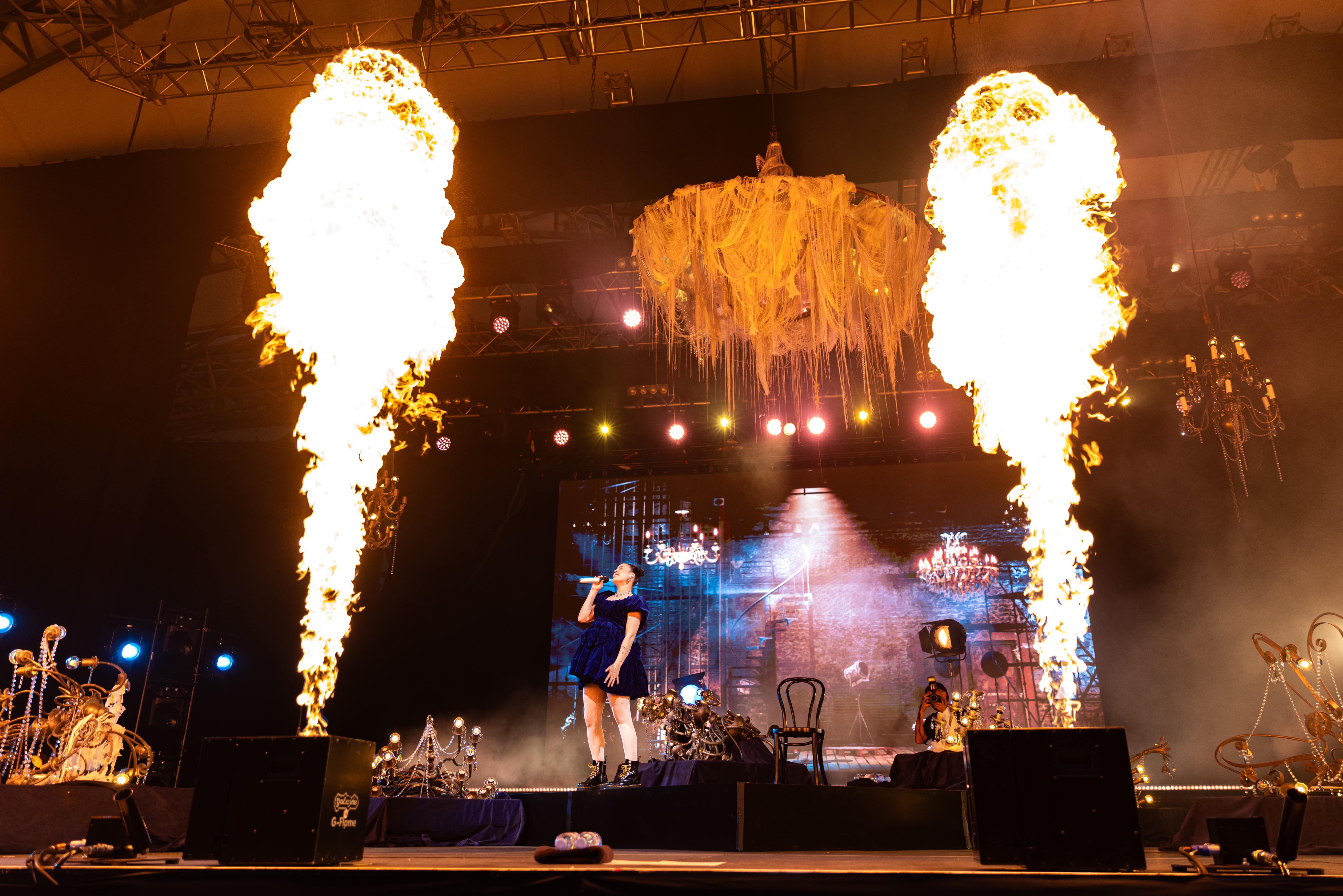 Singer Anne-Marie relies on Sennheiser's Digital 6000 microphone system (Photo by Ben Foster / @gnarlybravo)