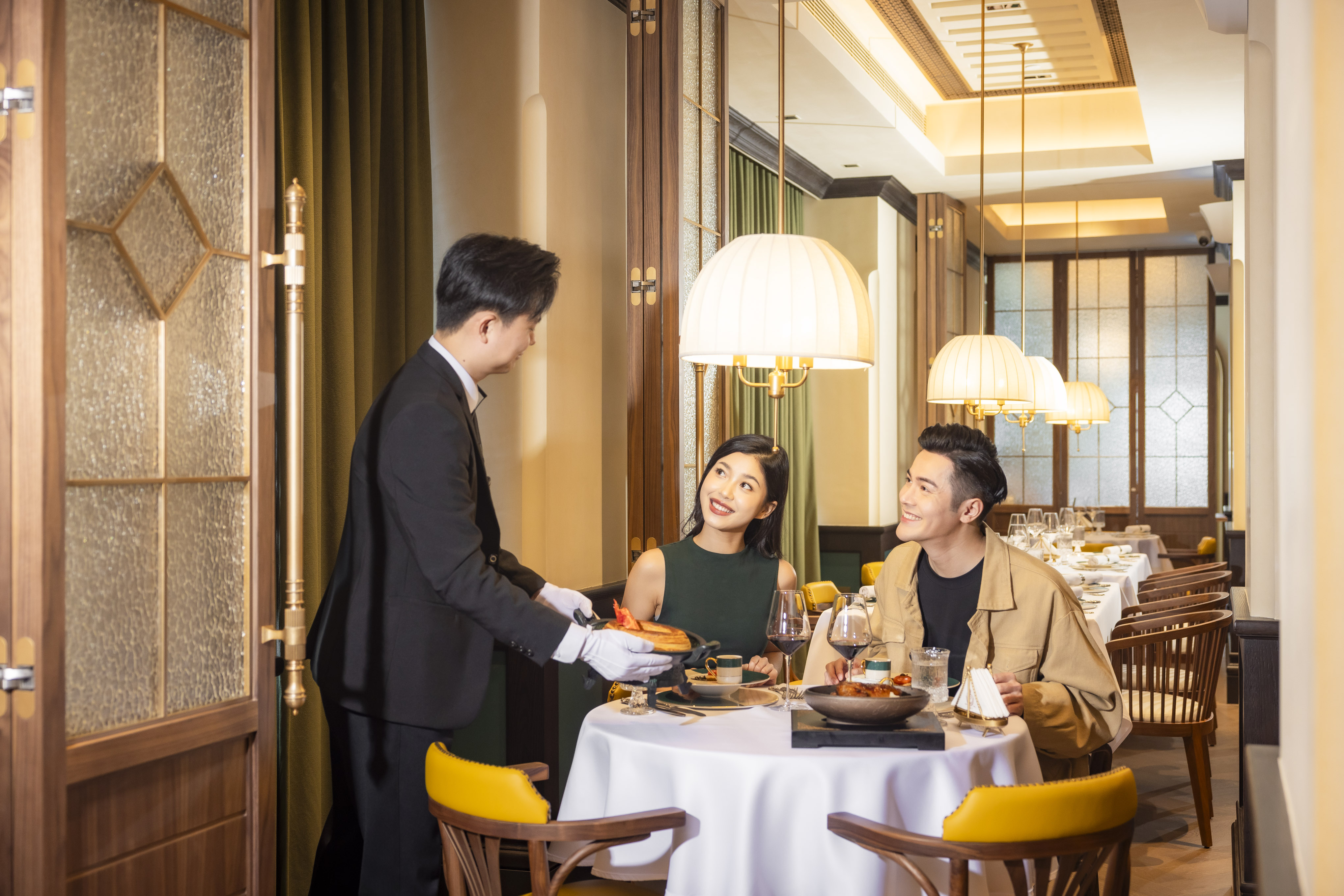 P002 Located on the fourth floor of Hotel Central,