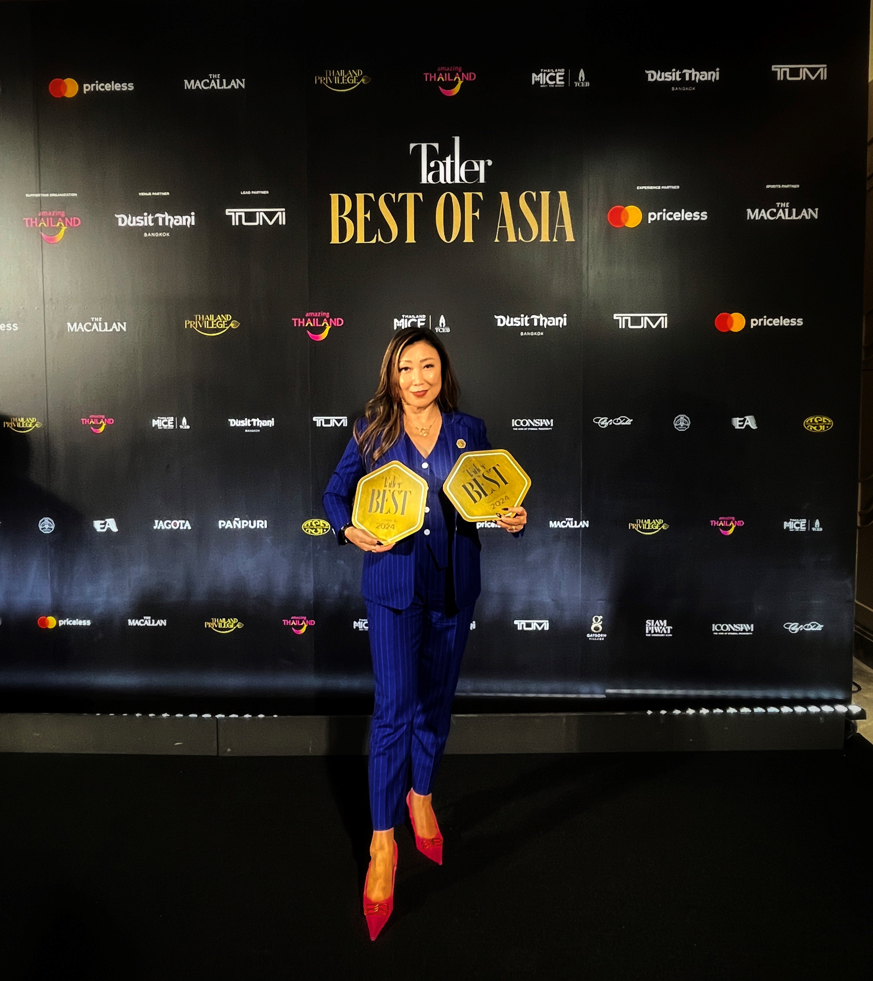 Monica Yao, Assistant Senior Vice President – Premium Customer Services, Integrated Resort Service of Galaxy Entertainment Group accepted the award for 8½ Otto e Mezzo BOMBANA at Galaxy Macau, which, along with The Macallan Whisky Bar & Lounge has been recognized in the inaugural