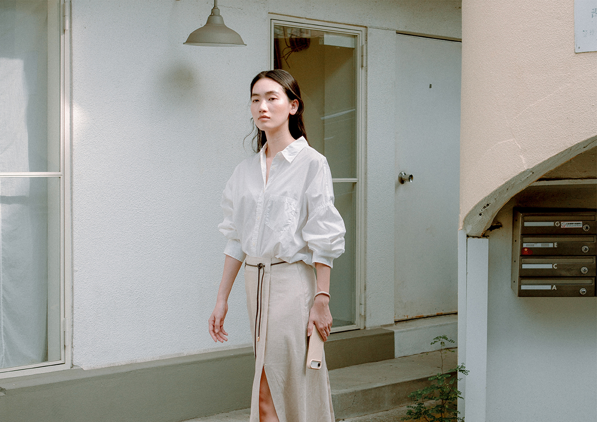 Serina reflects nature’s gentle moments, where sky, sand, and stillness converge — its fluid lines moving effortlessly with your day.