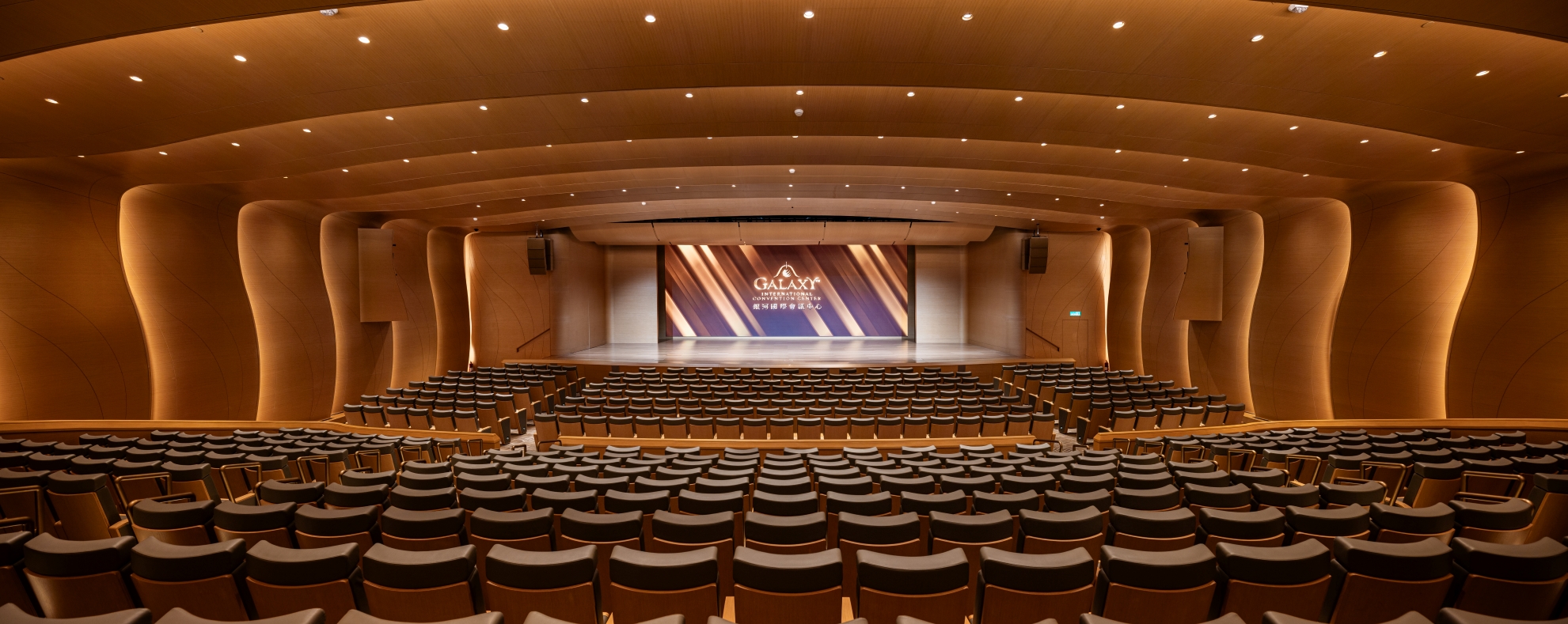 Crafted to the world’s highest performance standards, the 620-seat Galaxy Auditorium boasts state-of-the-art audio-visual systems and cutting-edge acoustics. It offers an exceptional setting for keynote addresses, opening ceremonies, cultural showcases, musical performances, and product unveilings.