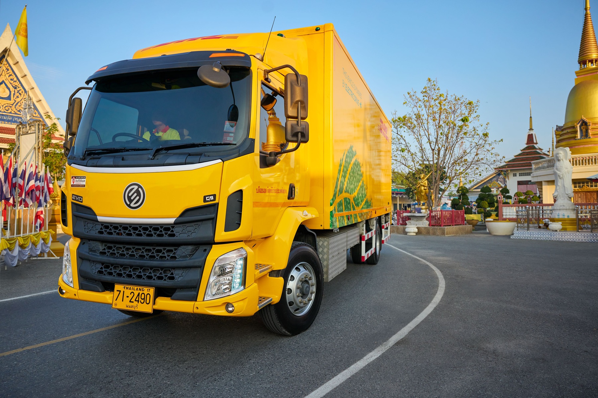 Credit DHL Group ev-truck-driving