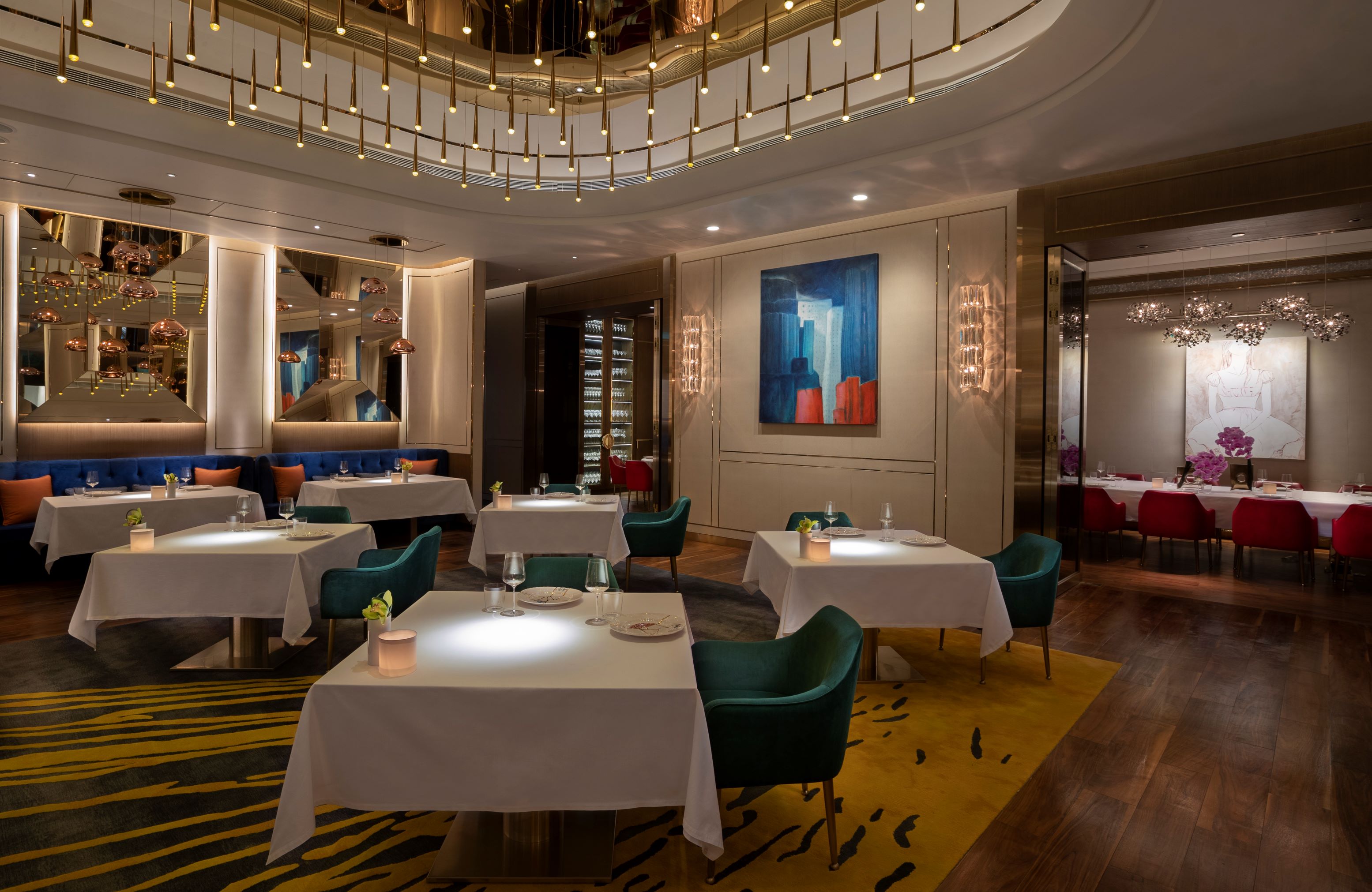 Signature in its authentic fine Italian cuisine, 8½ Otto e Mezzo BOMBANA is proud to win a Five-Star Award for the fourth consecutive year.