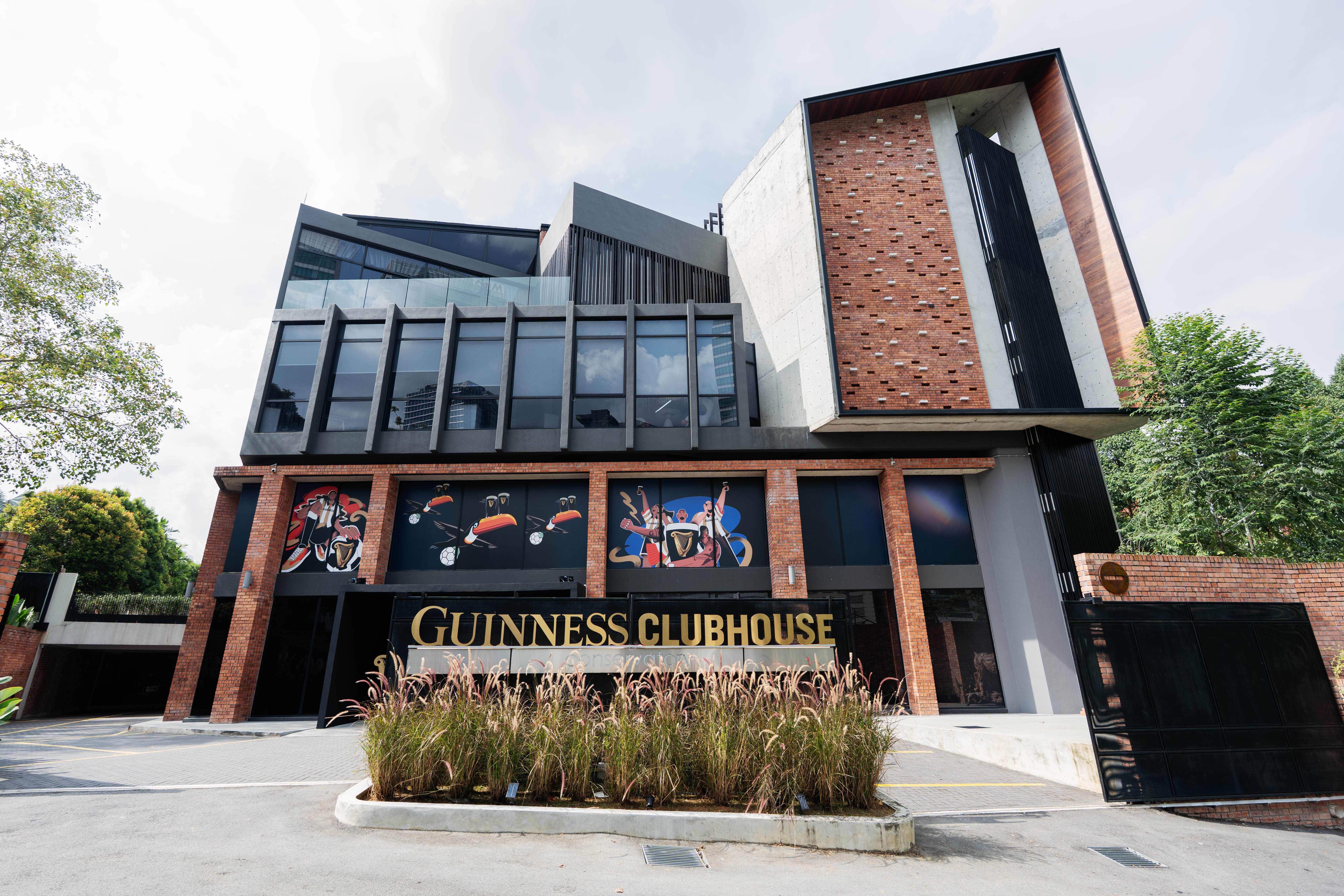 Guinness Malaysia, the official beer of the Premier League, has opened its doors to Guinness Clubhouse, a first-of-its-kind football-themed stay in Kuala Lumpur