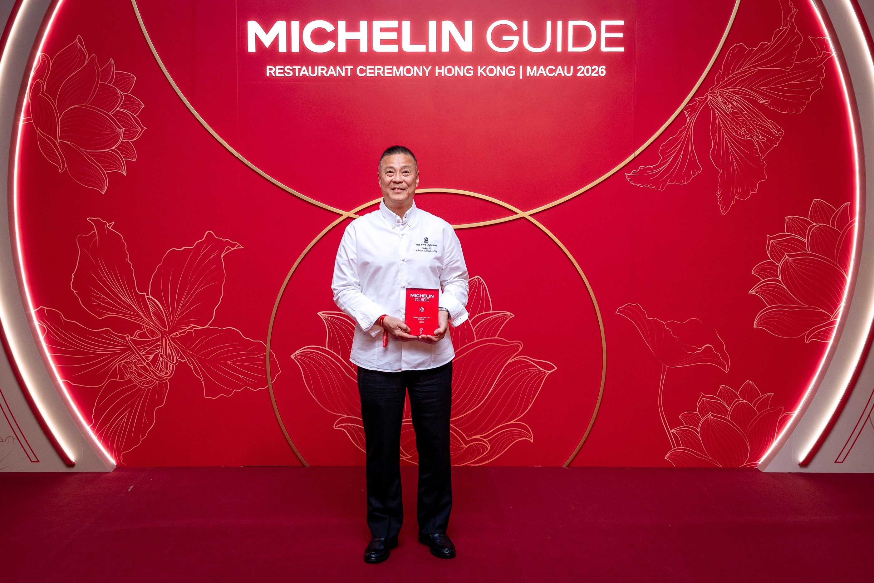 Lai Heen at The Ritz-Carlton, Macau has been awarded the prestigious One MICHELIN Star" for 10 consecutive years. Jackie Ho Hon-sing, Chinese Executive Chef of The Ritz-Carlton, Macau accepted the prestigious award.