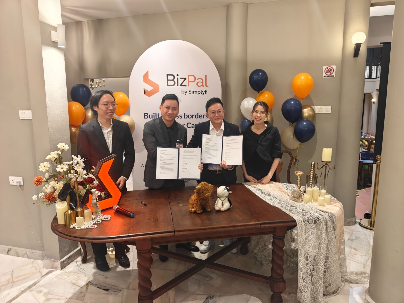 Representatives from BizPal and My Education Platform formalise their collaboration through a Memorandum of Understanding (MOU), expanding BizPal’s distribution network across Malaysia.